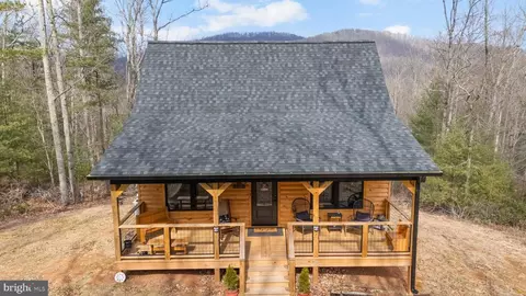 1823 Desert Rd, Haywood, VA 22722
