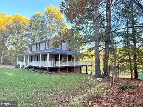 1515 Desert Rd, Reva, VA 22735