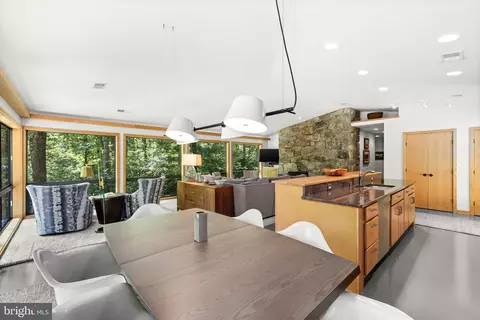 Dining - 1319 Champe Pln, Etlan, VA 22719 photo 2 of 3