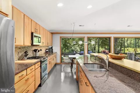 Kitchen - 1319 Champe Pln, Etlan, VA 22719 photo 3 of 7