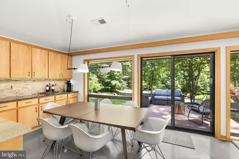 Dining - 1319 Champe Pln, Etlan, VA 22719 photo 3 of 3