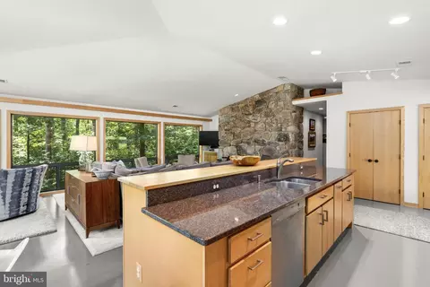Kitchen - 1319 Champe Pln, Etlan, VA 22719 photo 5 of 7