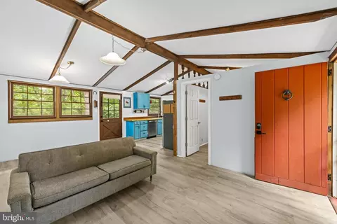 Entry Way - 258 Laurel Dr, Madison, VA 22727 photo 1 of 3