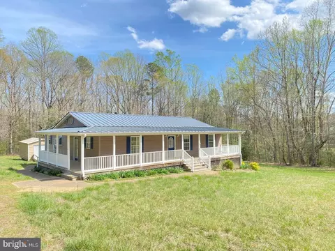 427 Muscadine Trl, Baskerville, VA 23915