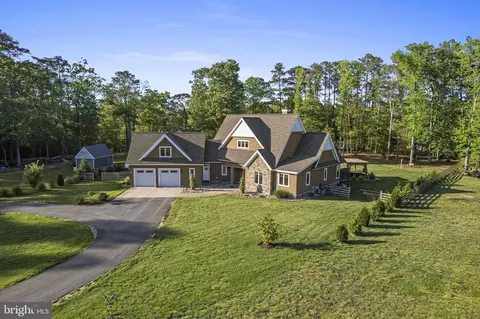 553 Waterfront Ln, Mathews, VA 23109