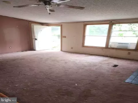 9034 Dutton Rd, North, VA 23128 photo 6