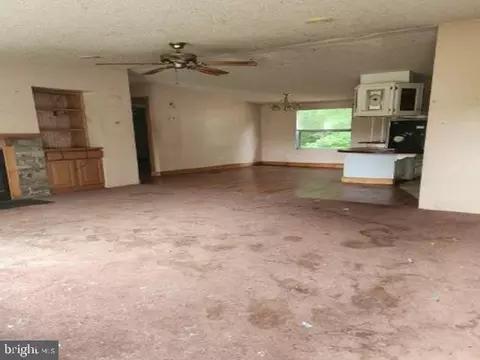 9034 Dutton Rd, North, VA 23128 photo 3