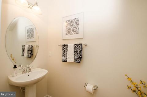9457 Stonewall Rd, Manassas, VA 20110 photo 10