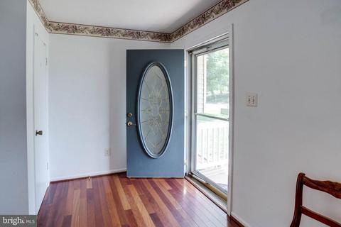 10233 Battlefield Dr, Manassas, VA 20110 photo 3