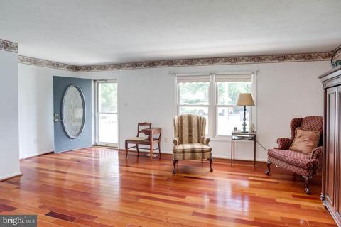 10233 Battlefield Dr, Manassas, VA 20110 photo 4