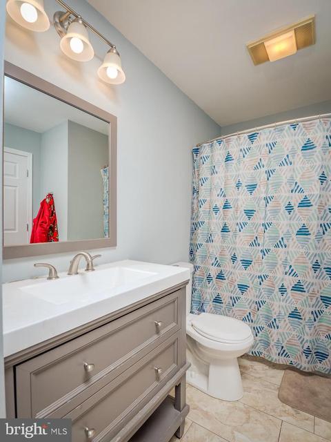 8960 Rolling Rd, Manassas, VA 20110 photo 18