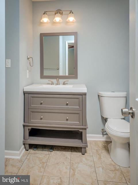 8960 Rolling Rd, Manassas, VA 20110 photo 19