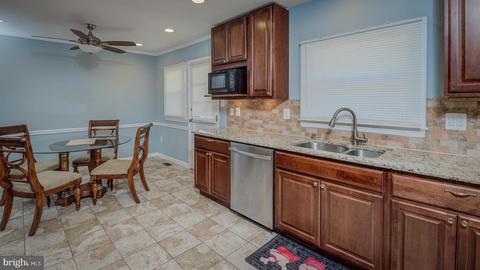 8960 Rolling Rd, Manassas, VA 20110 photo 13