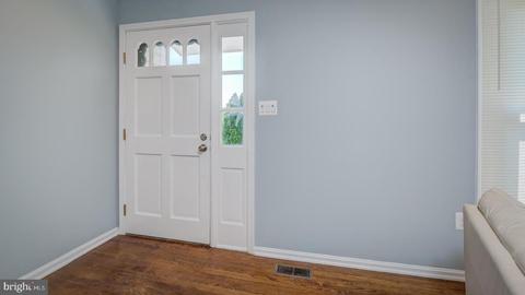 8960 Rolling Rd, Manassas, VA 20110 photo 6