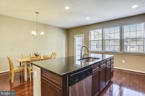 8810 Bentfield Dr, Manassas, VA 20110 photo 11