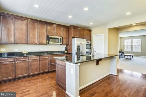 8810 Bentfield Dr, Manassas, VA 20110 photo 9