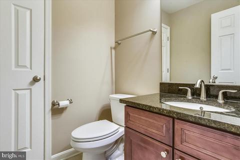 8810 Bentfield Dr, Manassas, VA 20110 photo 5