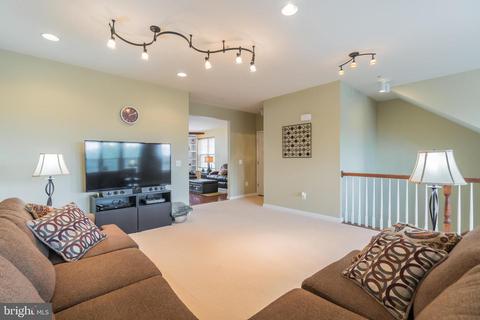 9549 Center St, Manassas, VA 20110 photo 2