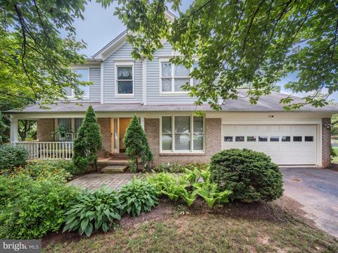10101 Greenleaf Dr, Manassas, VA 20110 photo 1