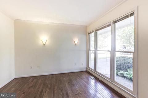 10101 Greenleaf Dr, Manassas, VA 20110 photo 4