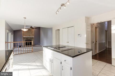 10101 Greenleaf Dr, Manassas, VA 20110 photo 11