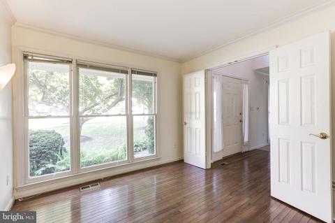 10101 Greenleaf Dr, Manassas, VA 20110 photo 5