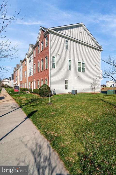 9979 Leander Ln, Manassas, VA 20110 photo 2