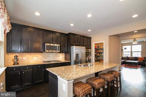 9975 Leander Ln, Manassas, VA 20110 photo 6