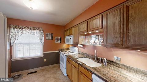 9956 Bramble Ct, Manassas, VA 20110 photo 4