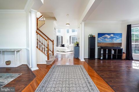 8375 Gaither St, Manassas, VA 20110 photo 3