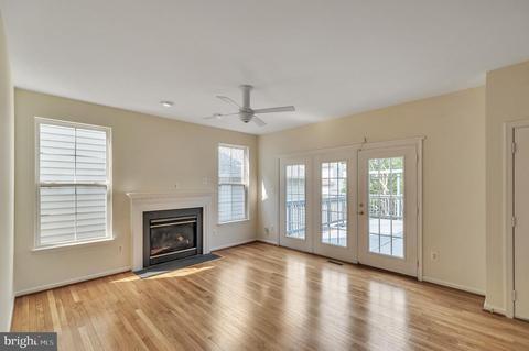 8218 Warfield St, Manassas, VA 20110 photo 3