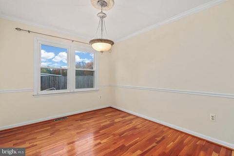 8961 Rolling Rd, Manassas, VA 20110 photo 5