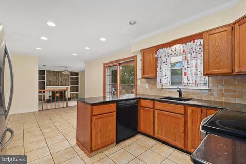 8961 Rolling Rd, Manassas, VA 20110 photo 8