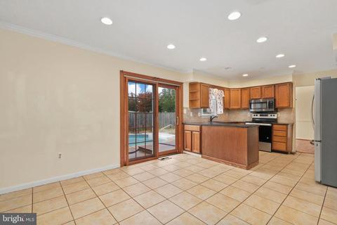 8961 Rolling Rd, Manassas, VA 20110 photo 12