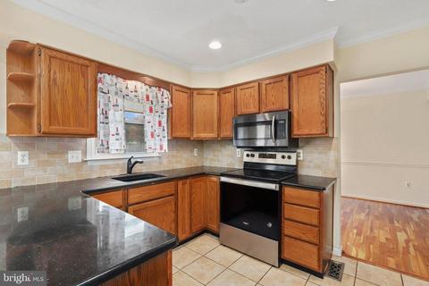 8961 Rolling Rd, Manassas, VA 20110 photo 9