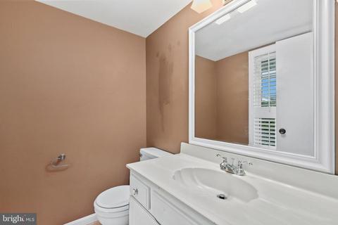 8961 Rolling Rd, Manassas, VA 20110 photo 18
