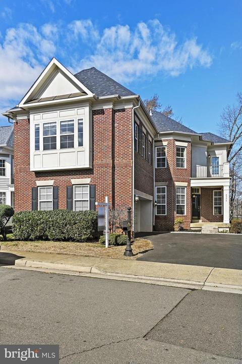 8355 Gaither St, Manassas, VA 20110 photo 1