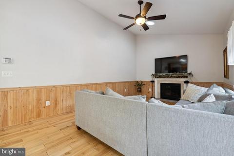 9847 S Clark Pl, Manassas, VA 20110 photo 17