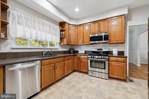 9847 S Clark Pl, Manassas, VA 20110 photo 15