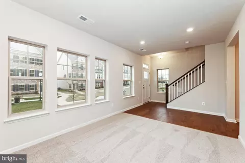 9326 Barnes Loop, Manassas, VA 20110 photo 6