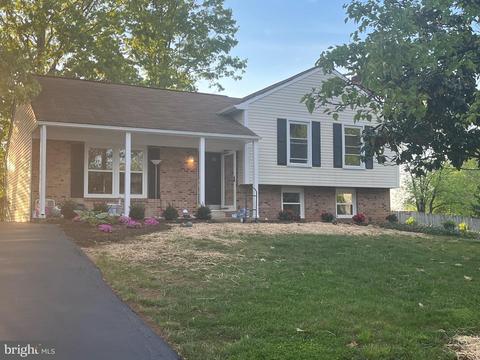 10064 Field Ct, Manassas, VA 20110