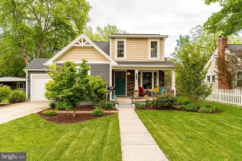 9313 Maple St, Manassas, VA 20110