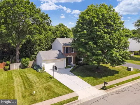 8548 Yoder St, Manassas, VA 20110 photo 2