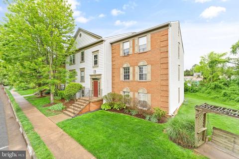 9370 Caspian Way #102, Manassas, VA 20110