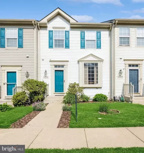 10226 Magnolia Grove Dr, Manassas, VA 20110
