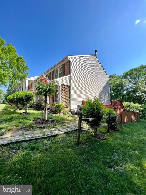 9042 Old Hickory Ct, Manassas, VA 20110 photo 3