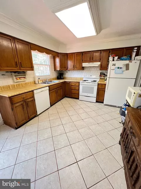 9042 Old Hickory Ct, Manassas, VA 20110 photo 10