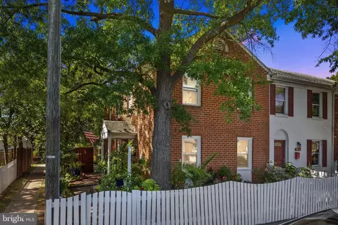 9232 Hood Rd, Manassas, VA 20110
