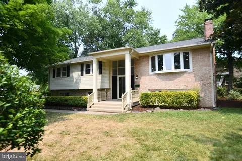 9215 Peabody St, Manassas, VA 20110