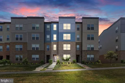10322 Ratcliffe Trl, Manassas, VA 20110